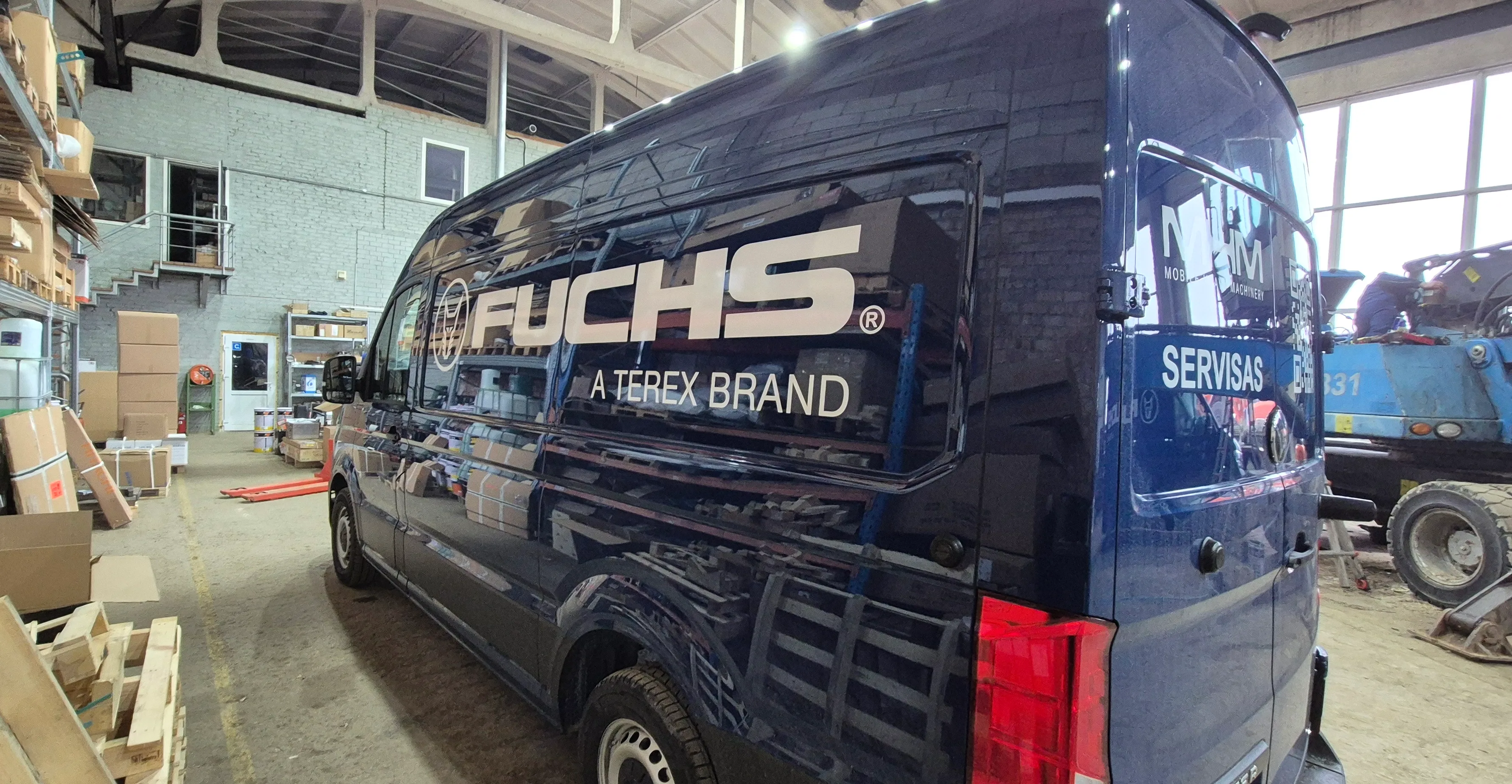 Reklama ant automobiliu